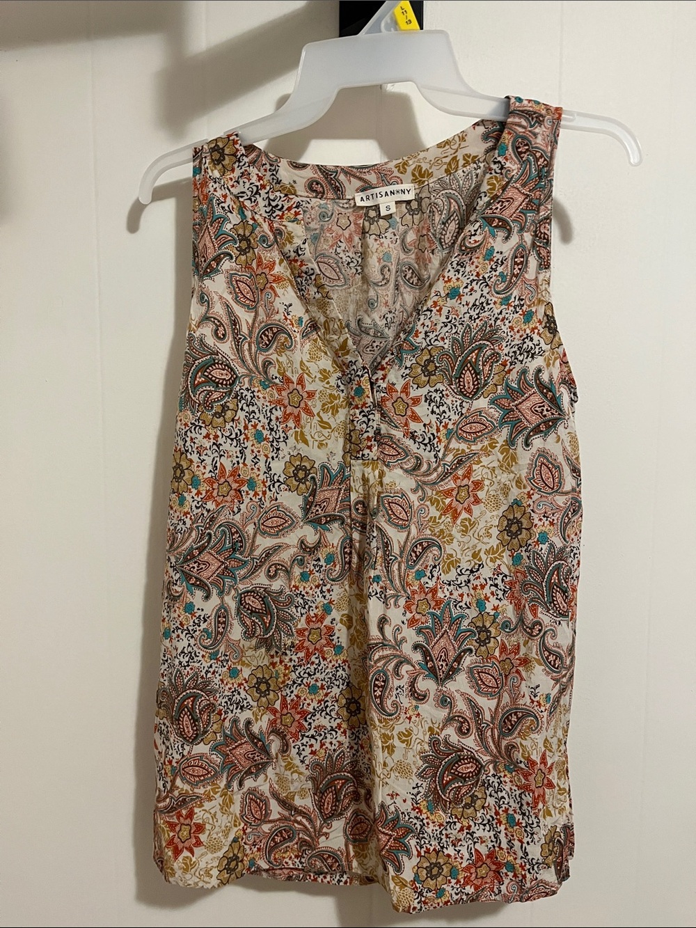 Artisan Ny Multicolor Paisley Floral V-Neck Sleeveless Top